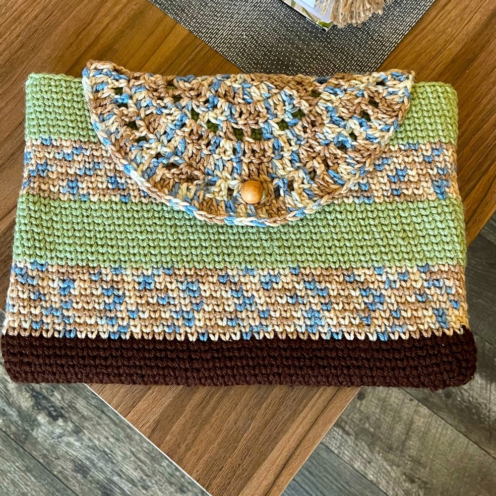 Lab top crochet case 14in W 10in H handmade NWT